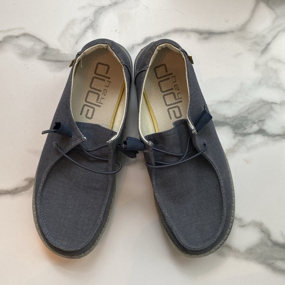 Hey Dudes: size US 7 - Picture 2 of 4